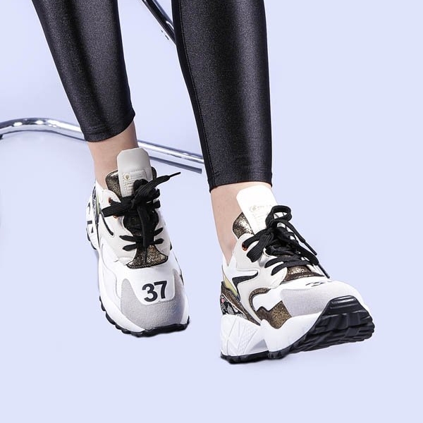 Γυναικεία αθλητικά παπούτσια Petrina λευκά, 5 - Kalapod.gr